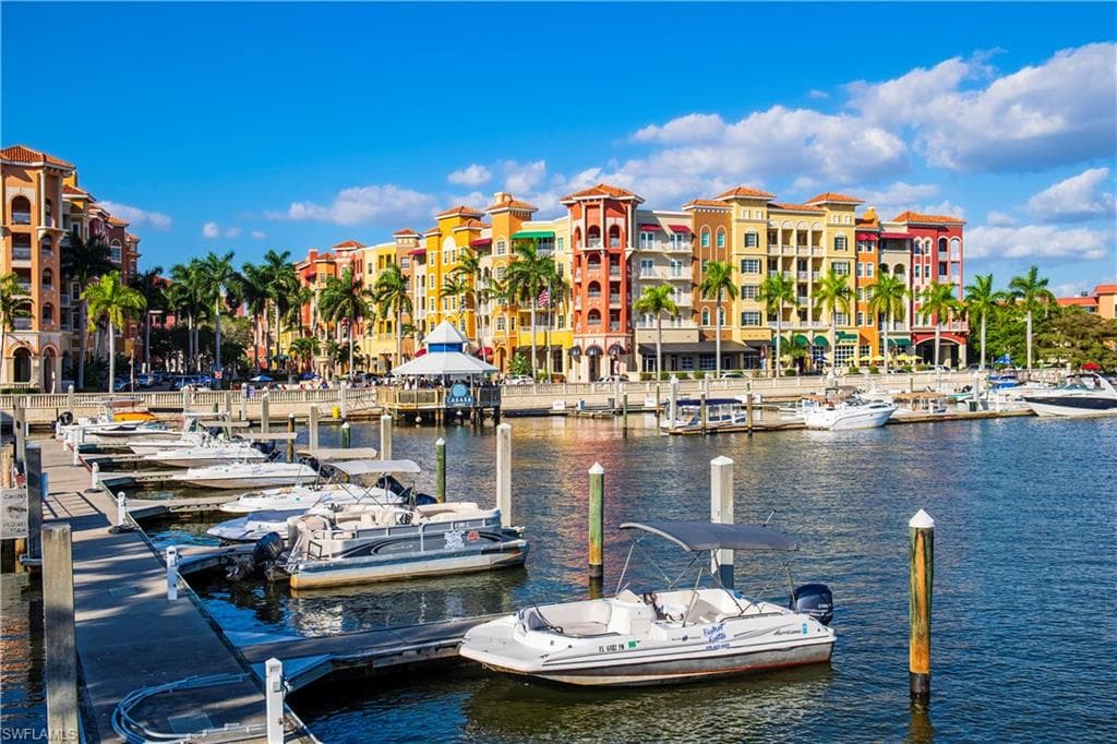 1552 Bembury Dr, Naples, FL 34102-8