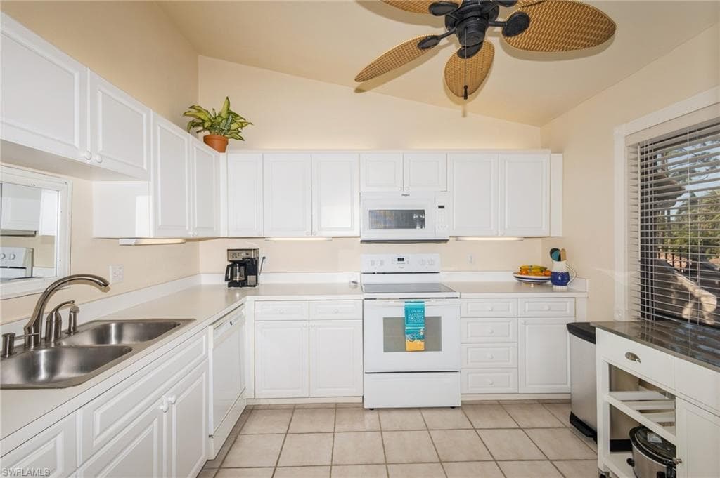 3219 Horse Carriage Way 2, Naples, FL 34105-8