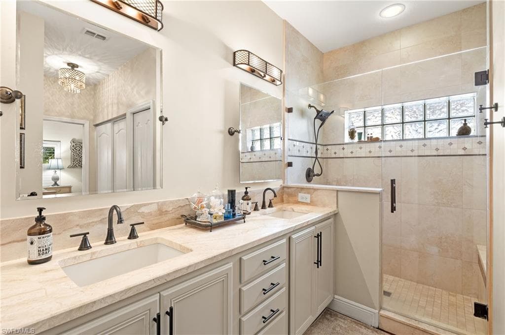 207 Glen Eagle Cir, Naples, FL 34104-14