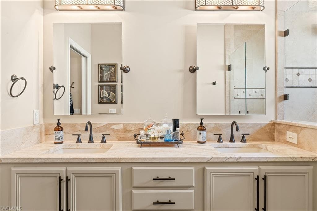 207 Glen Eagle Cir, Naples, FL 34104-15