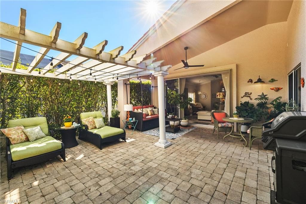 207 Glen Eagle Cir, Naples, FL 34104-23