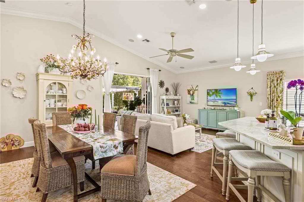207 Glen Eagle Cir, Naples, FL 34104-7