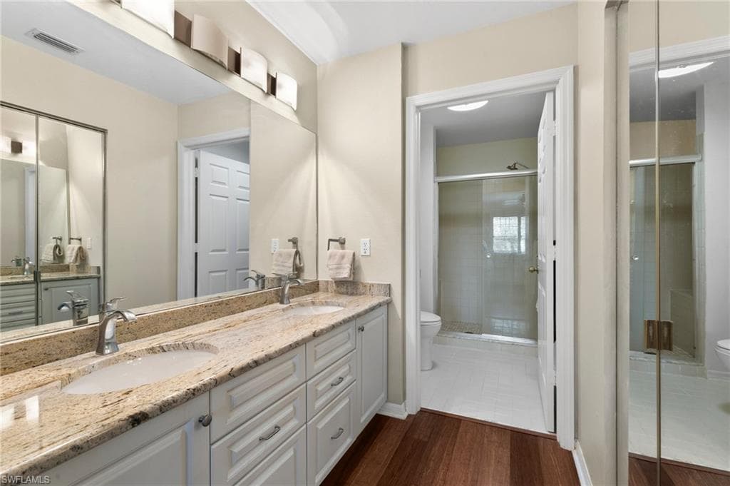 760 Wiggins Lake Dr 202, Naples, FL 34110-11