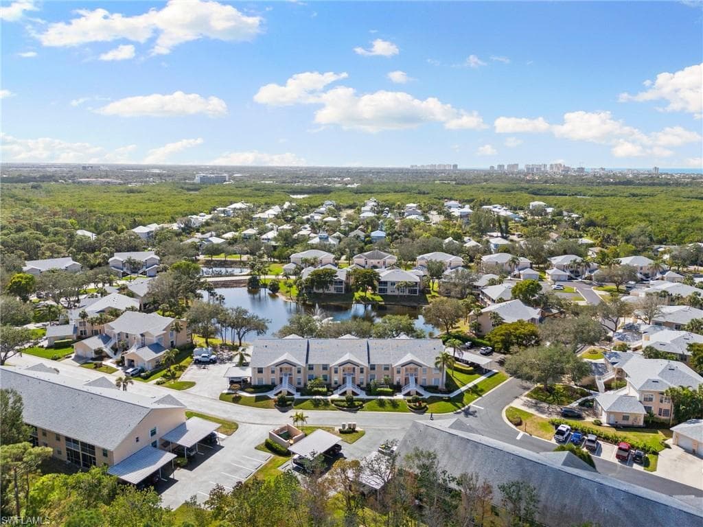760 Wiggins Lake Dr 202, Naples, FL 34110-18