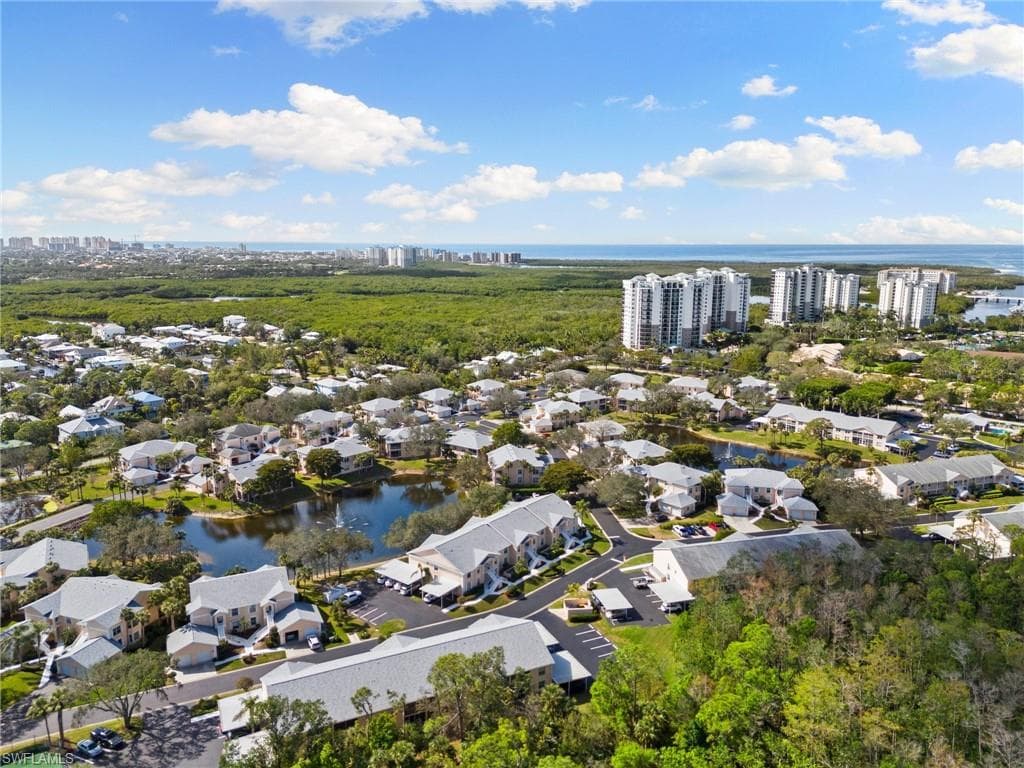 760 Wiggins Lake Dr 202, Naples, FL 34110-19