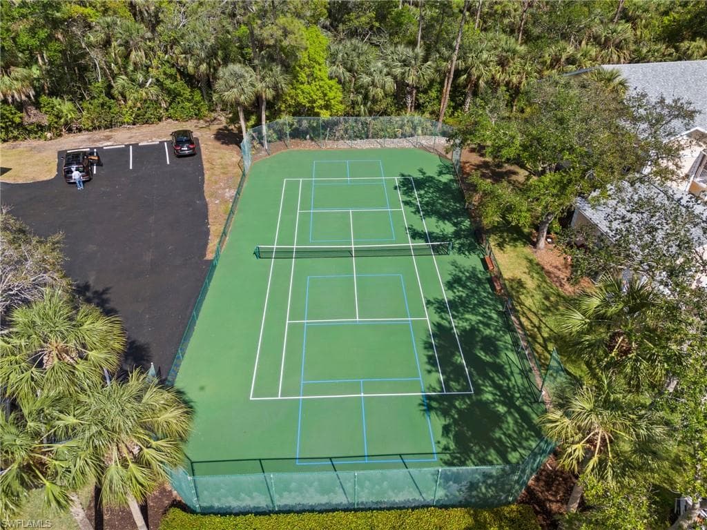 760 Wiggins Lake Dr 202, Naples, FL 34110-23