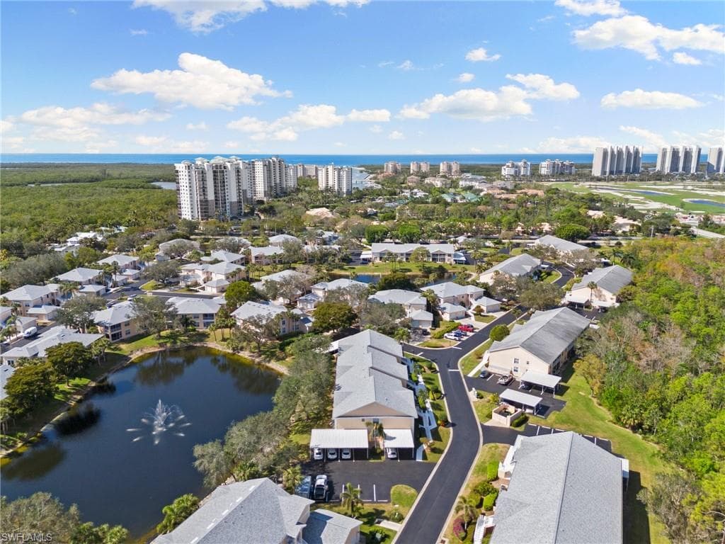 760 Wiggins Lake Dr 202, Naples, FL 34110-25