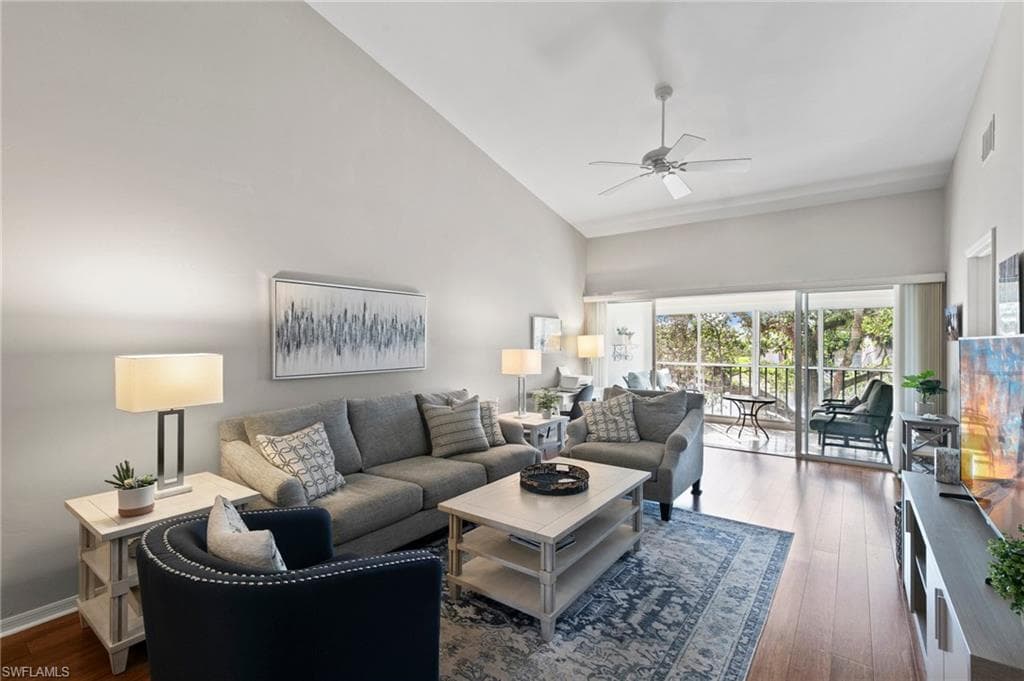 760 Wiggins Lake Dr 202, Naples, FL 34110-4
