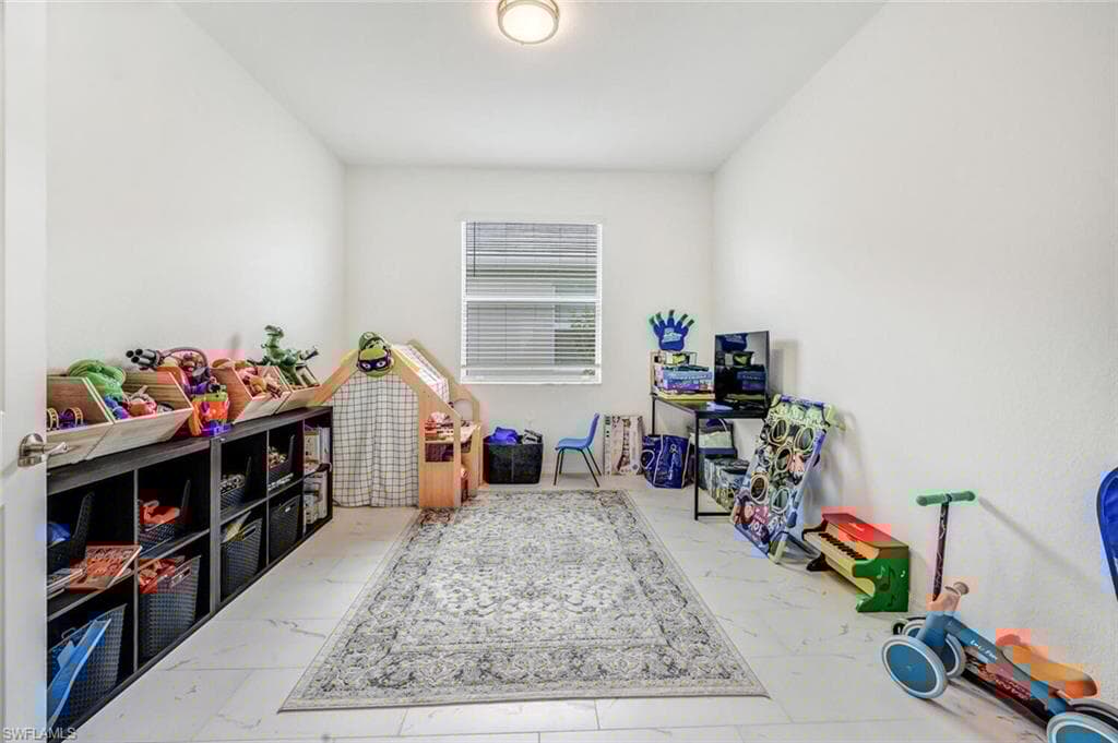 2446 Orchard St, Naples, FL 34120-16