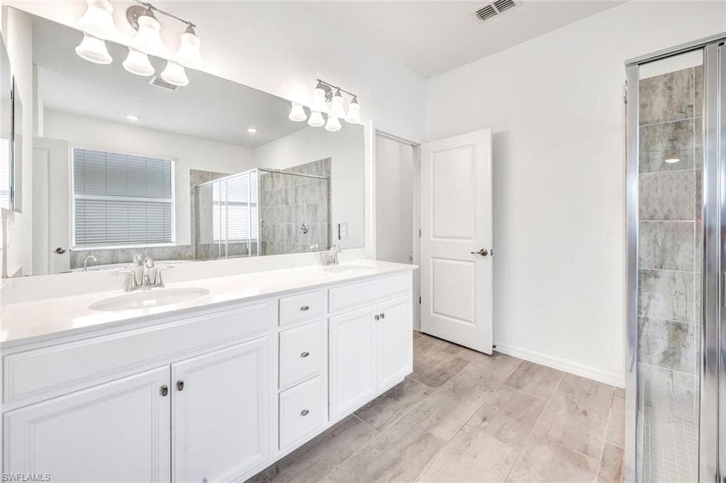 2446 Orchard St, Naples, FL 34120-20