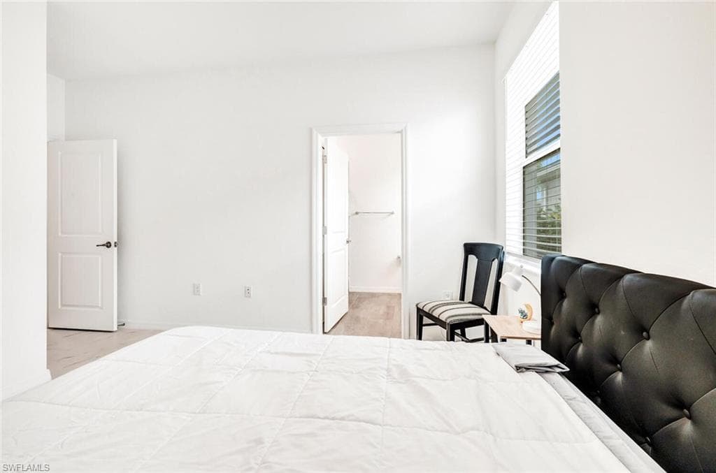 2446 Orchard St, Naples, FL 34120-25