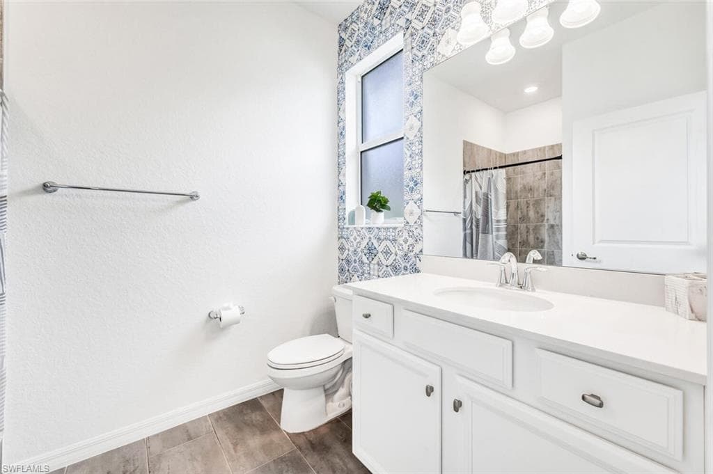 2446 Orchard St, Naples, FL 34120-26