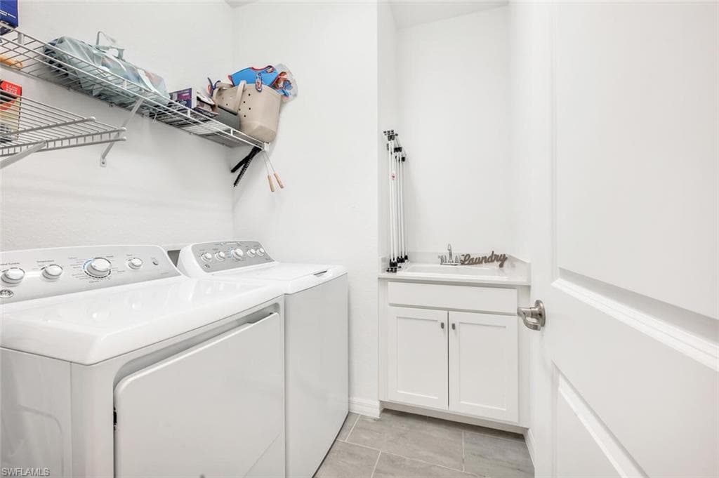 2446 Orchard St, Naples, FL 34120-27