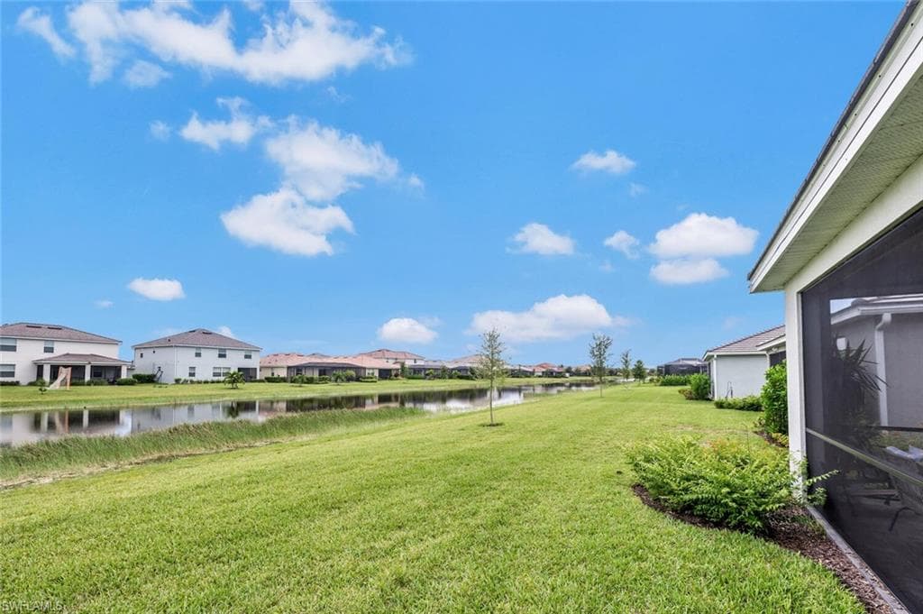 2446 Orchard St, Naples, FL 34120-32