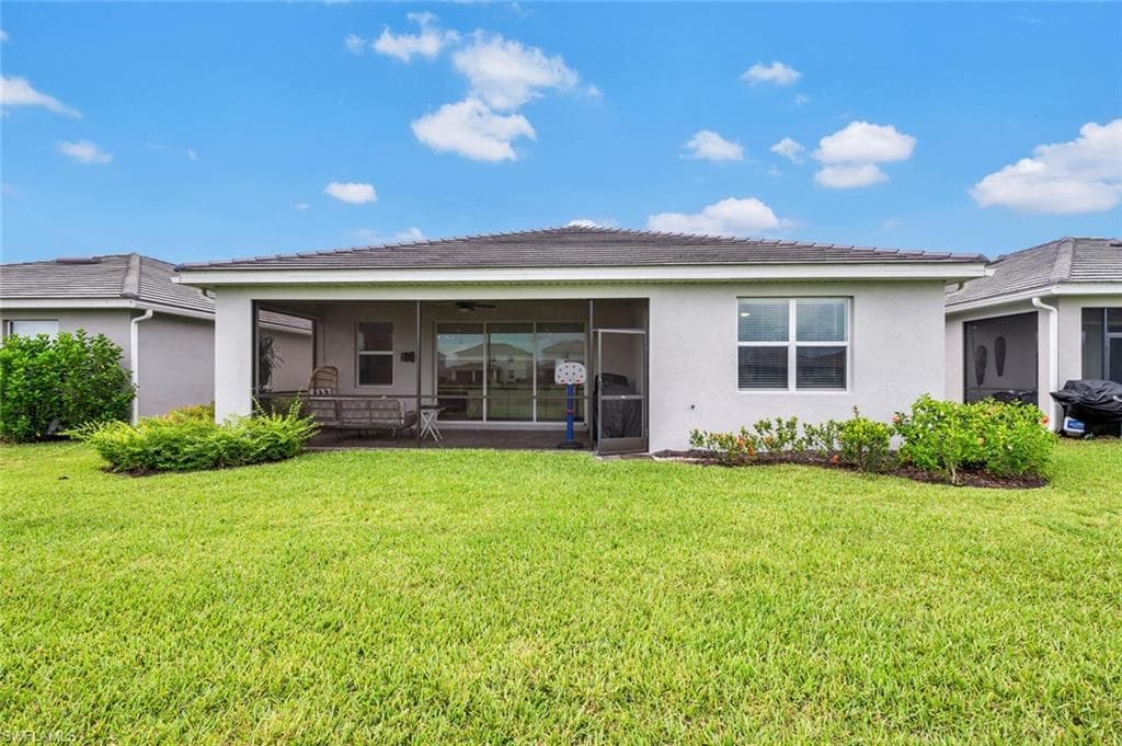2446 Orchard St, Naples, FL 34120-34