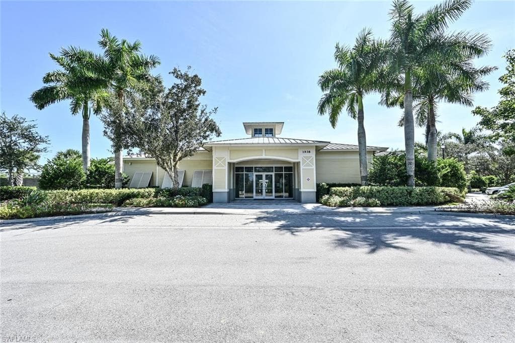 2446 Orchard St, Naples, FL 34120-35