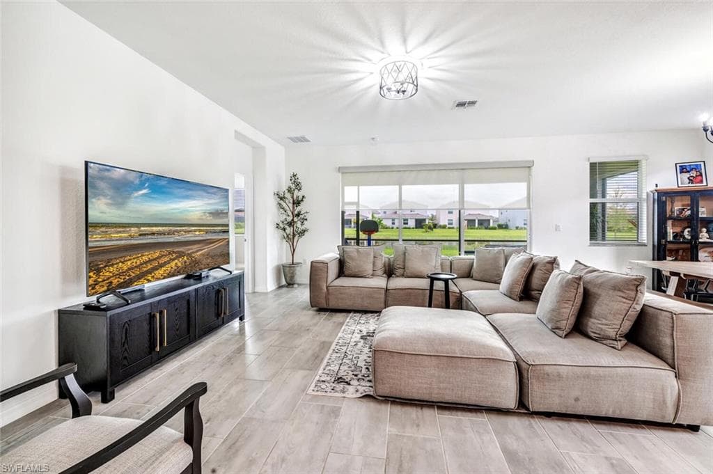2446 Orchard St, Naples, FL 34120-6
