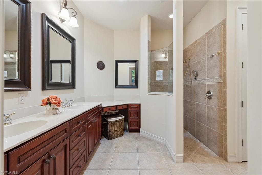 3155 Santorini Ct, Naples, FL 34119-9