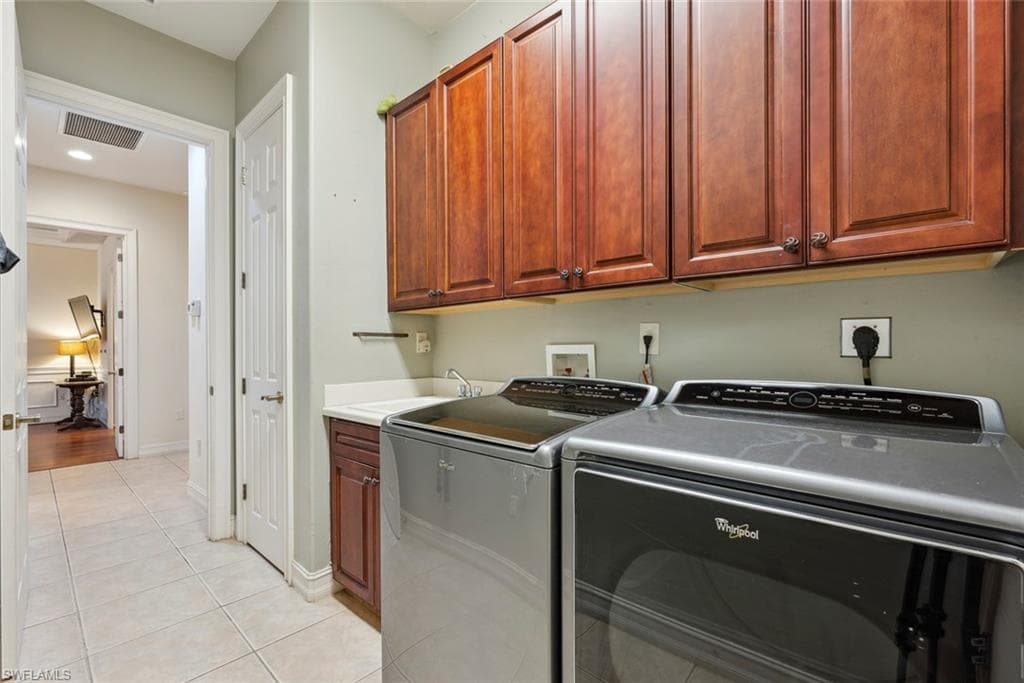 3155 Santorini Ct, Naples, FL 34119-26