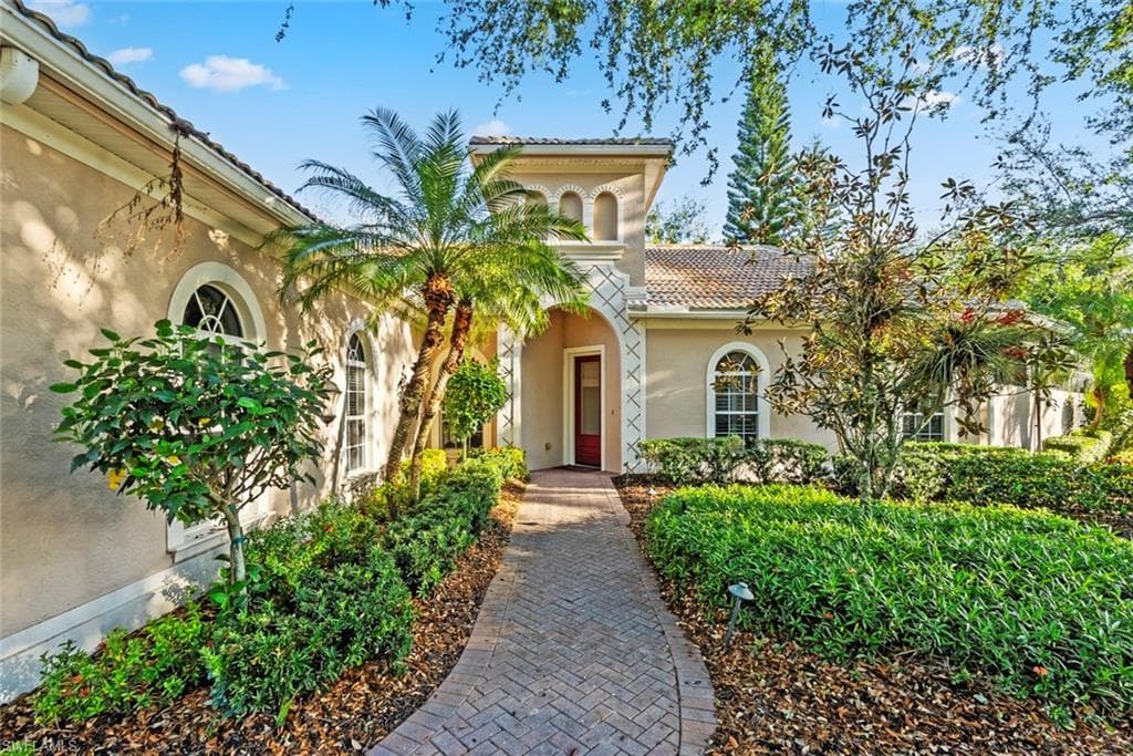 3155 Santorini Ct, Naples, FL 34119-3