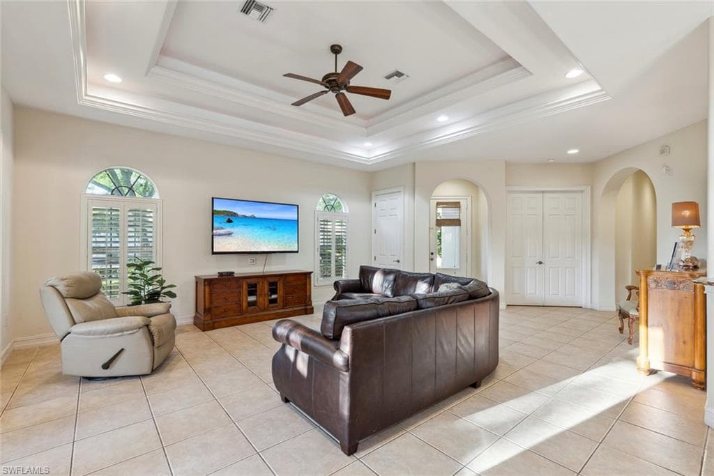 3155 Santorini Ct, Naples, FL 34119-4