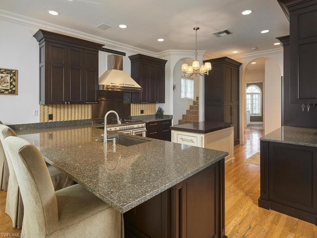 720 17th Ave S, Naples, FL 34102-10