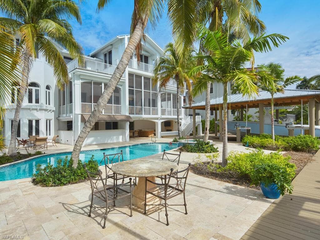 720 17th Ave S, Naples, FL 34102-1