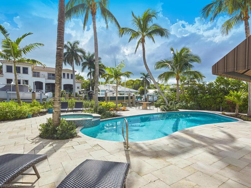 720 17th Ave S, Naples, FL 34102-31