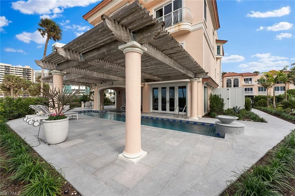 15 Casa Mar Ln 2, Naples, FL 34103-35