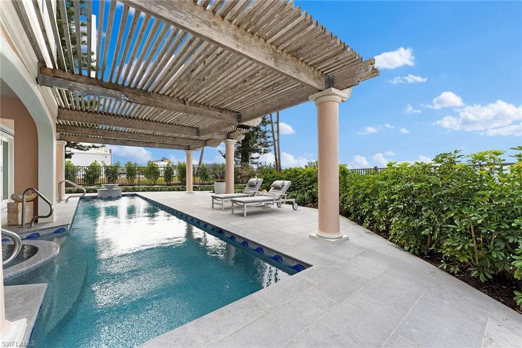 15 Casa Mar Ln 2, Naples, FL 34103-38