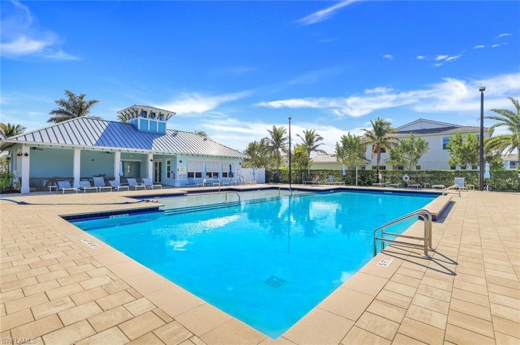 4688 Arboretum Cir 201, Naples, FL 34112-26