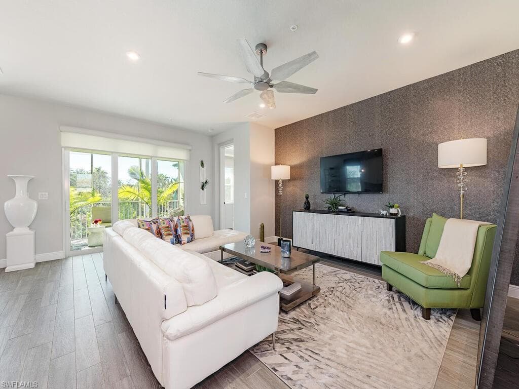 4688 Arboretum Cir 201, Naples, FL 34112-6