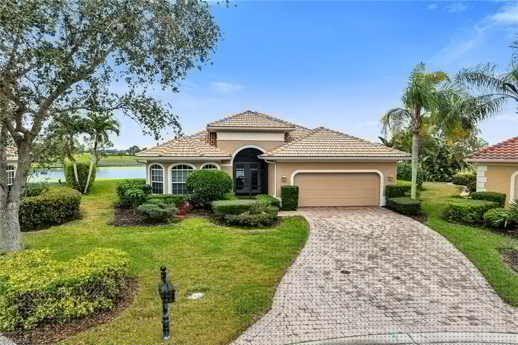 6730 Bent Grass Dr, Naples, FL 34113-16