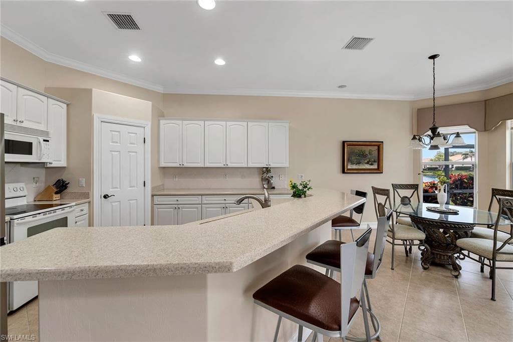 6730 Bent Grass Dr, Naples, FL 34113-33