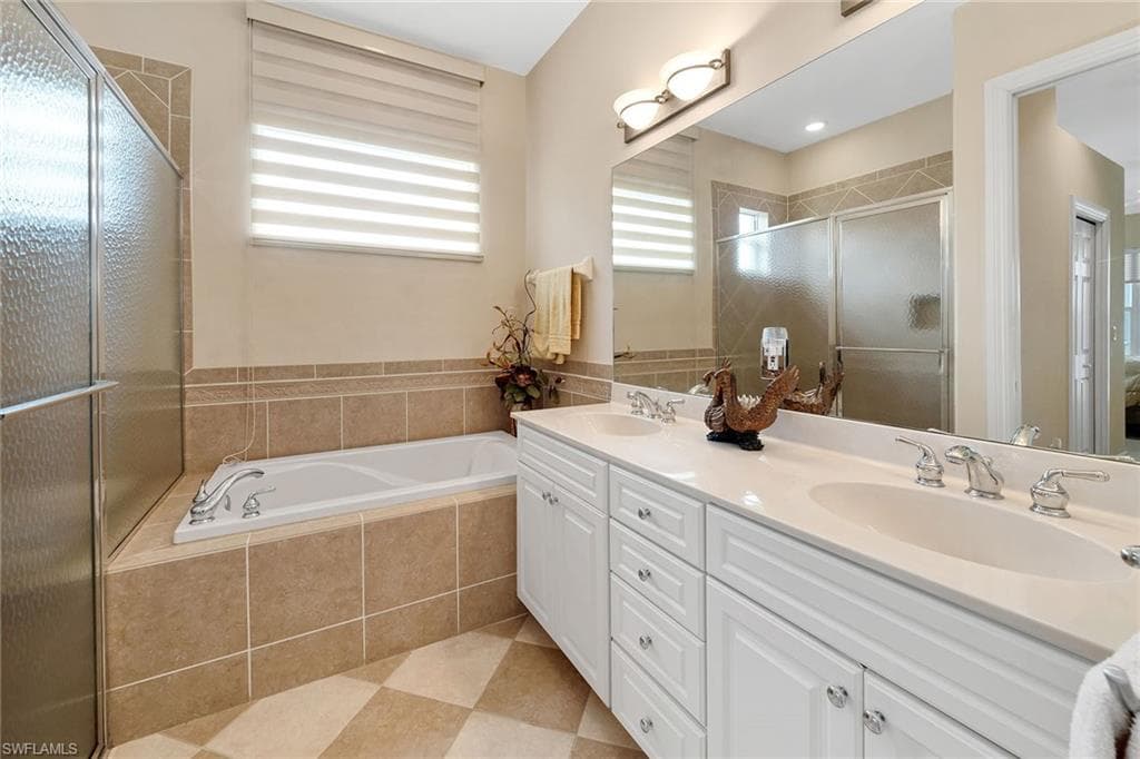 6730 Bent Grass Dr, Naples, FL 34113-39