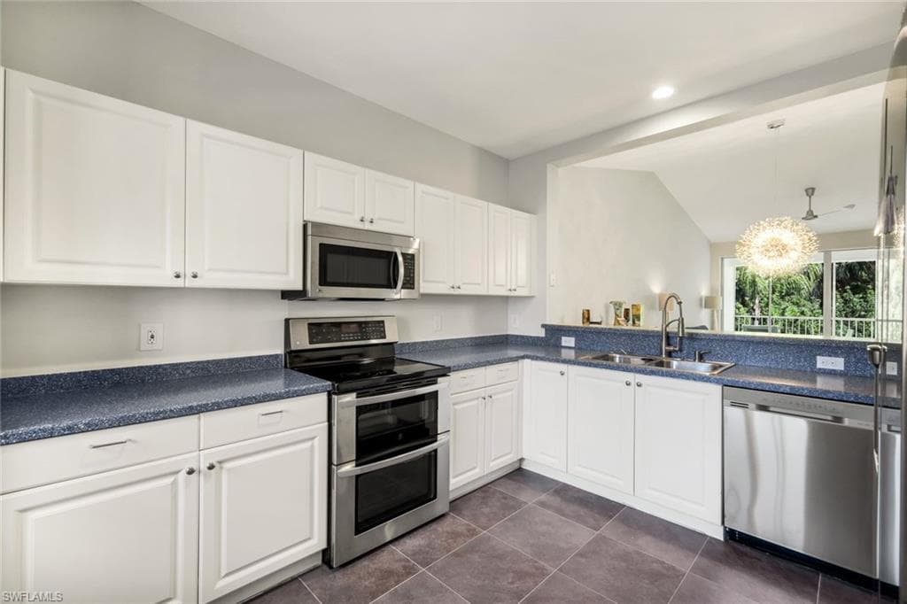 650 Luisa Ln 4, Naples, FL 34104-10