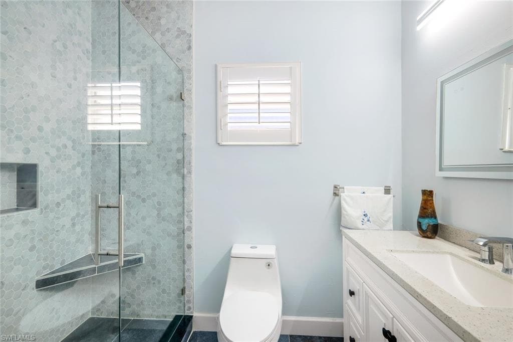 650 Luisa Ln 4, Naples, FL 34104-17