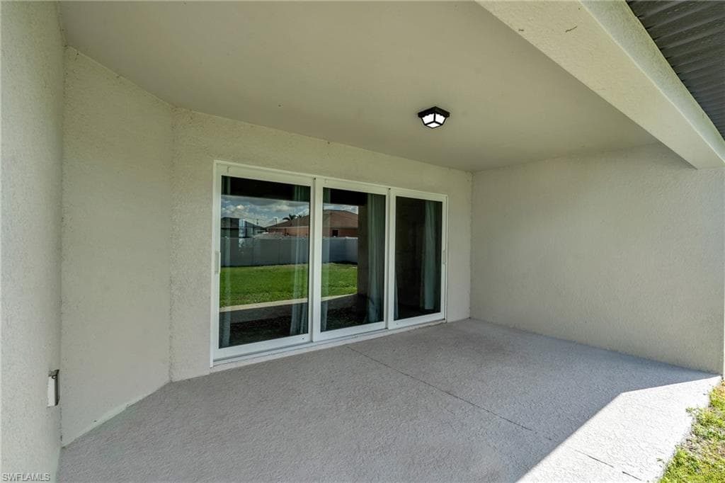 618 2nd Pl, Cape Coral, FL 33909-28