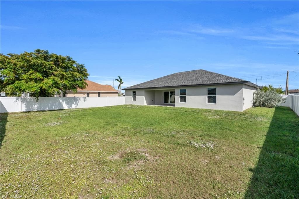618 2nd Pl, Cape Coral, FL 33909-31