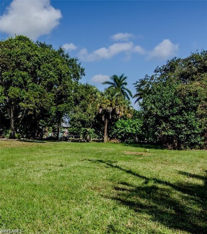 1231 Skyline Dr, Naples, FL 34114-3