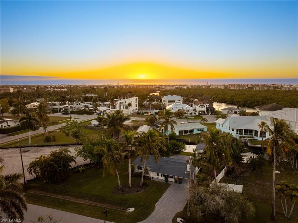 1796 Holiday Ln, Naples, FL 34104-18