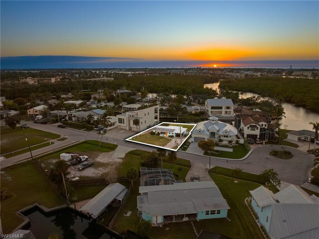 1796 Holiday Ln, Naples, FL 34104-2