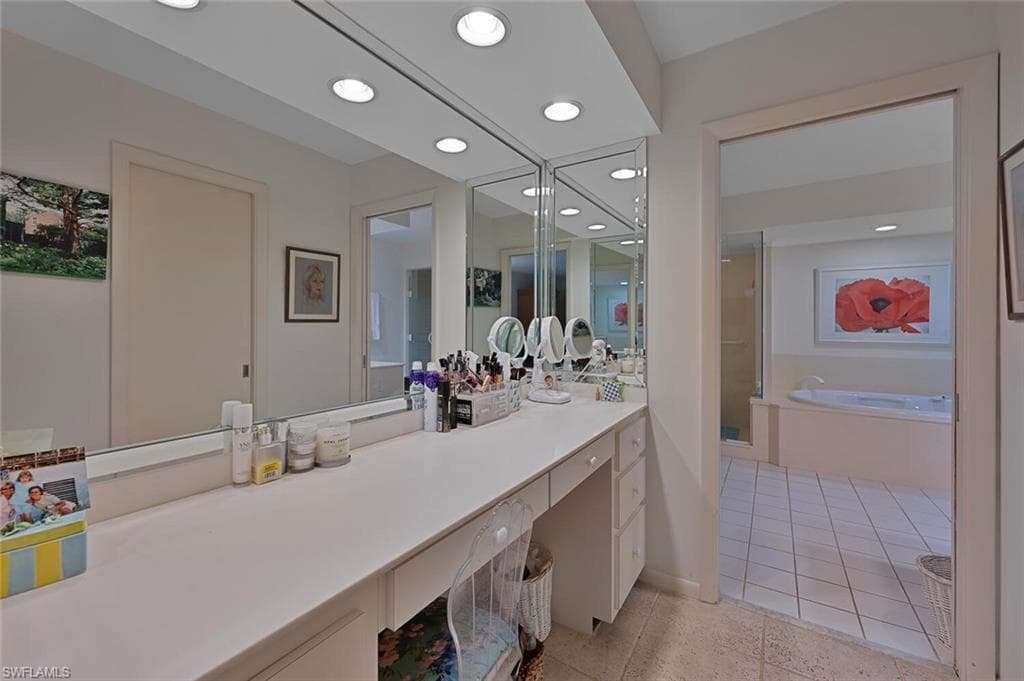 112 Wilderness Dr 123, Naples, FL 34105-13