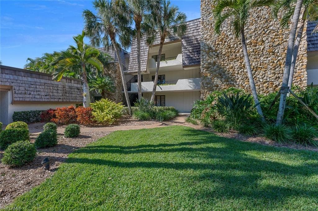 112 Wilderness Dr 123, Naples, FL 34105-17