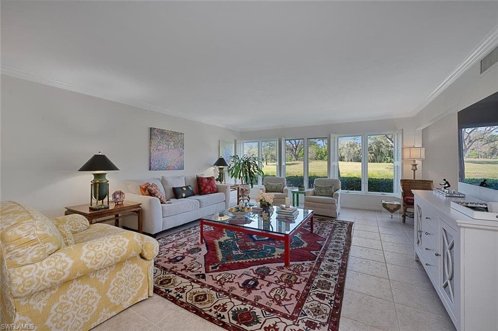 112 Wilderness Dr 123, Naples, FL 34105-3
