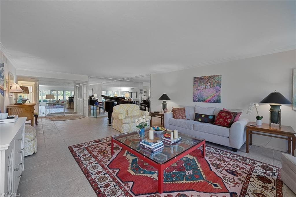 112 Wilderness Dr 123, Naples, FL 34105-5