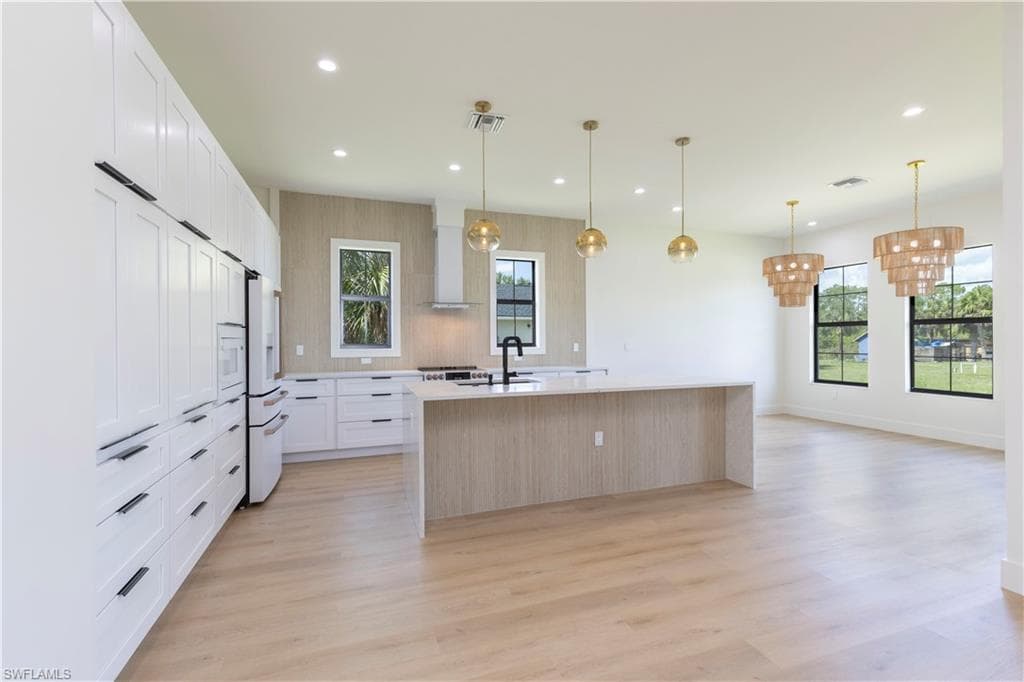 4343 10th St NE, Naples, FL 34120-8