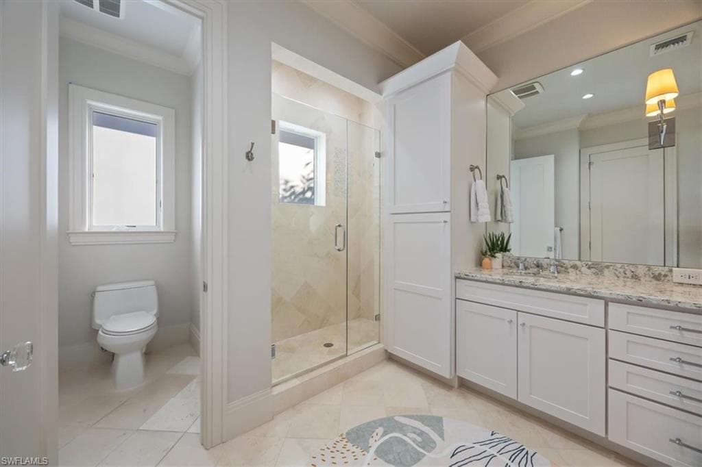565 Fairway Ter, Naples, FL 34103-25