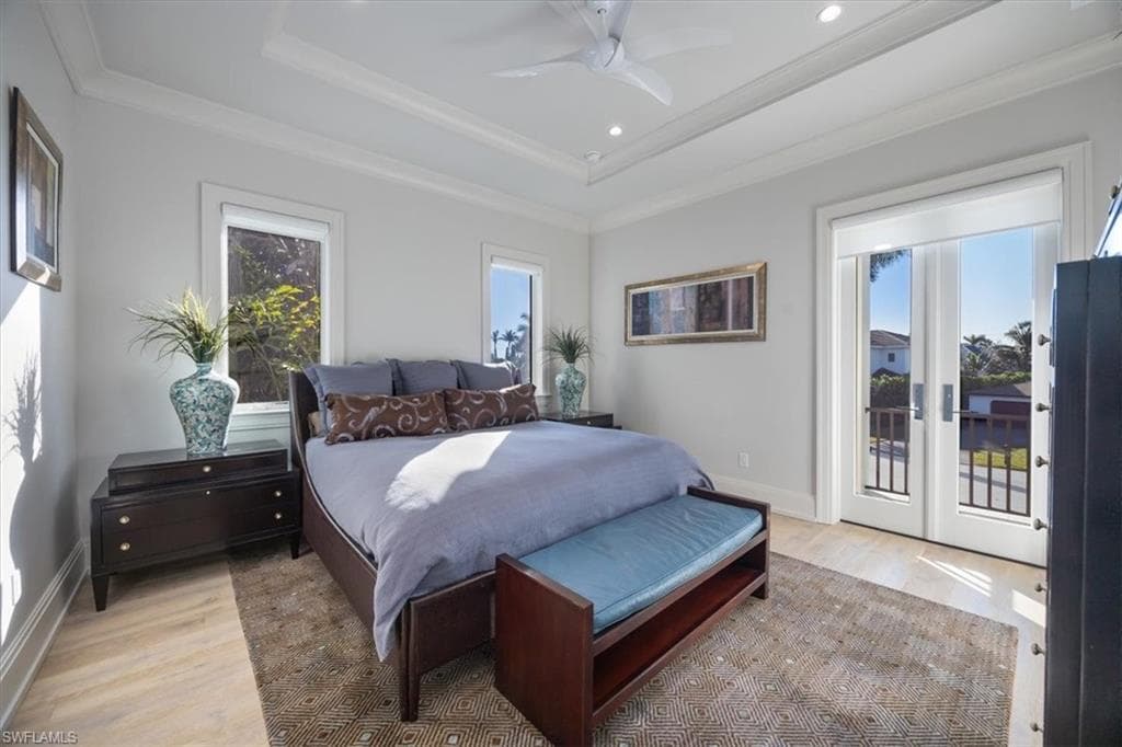 565 Fairway Ter, Naples, FL 34103-29