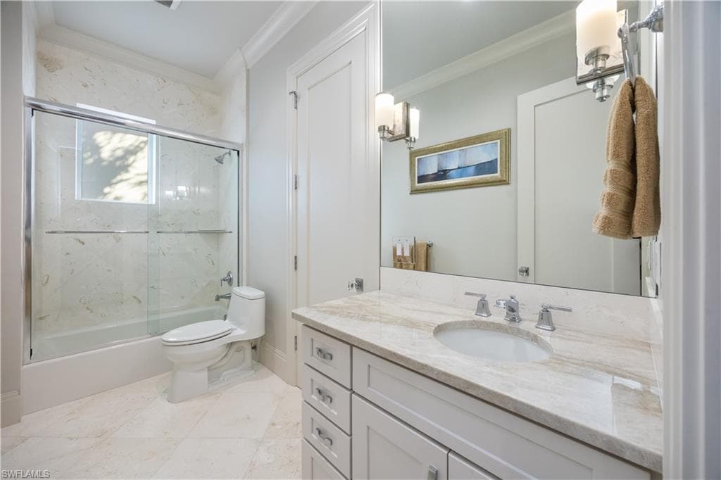 565 Fairway Ter, Naples, FL 34103-30